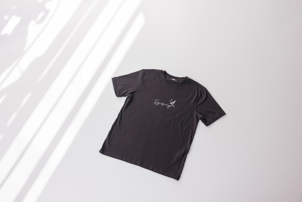 Synsary T-shirt Schwarz – Bild 7